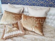 Бархатные подушки с вышивкой